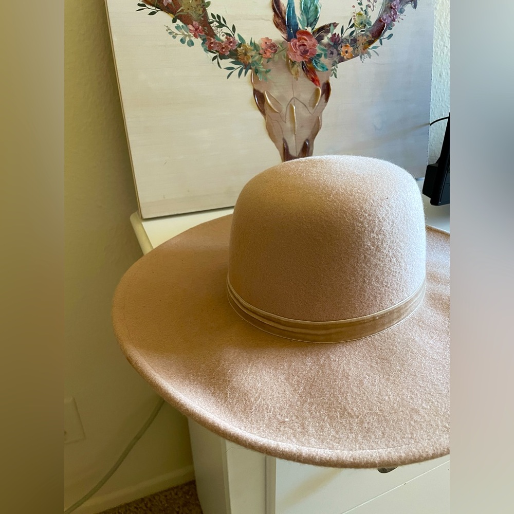 Cream wide brim hat
